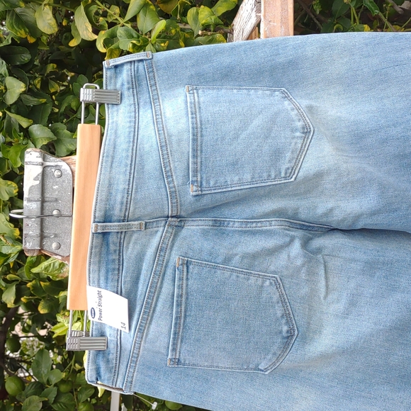 NEW Old Navy Power Straight Light Wash Jeans 14 - Picture 7 of 8